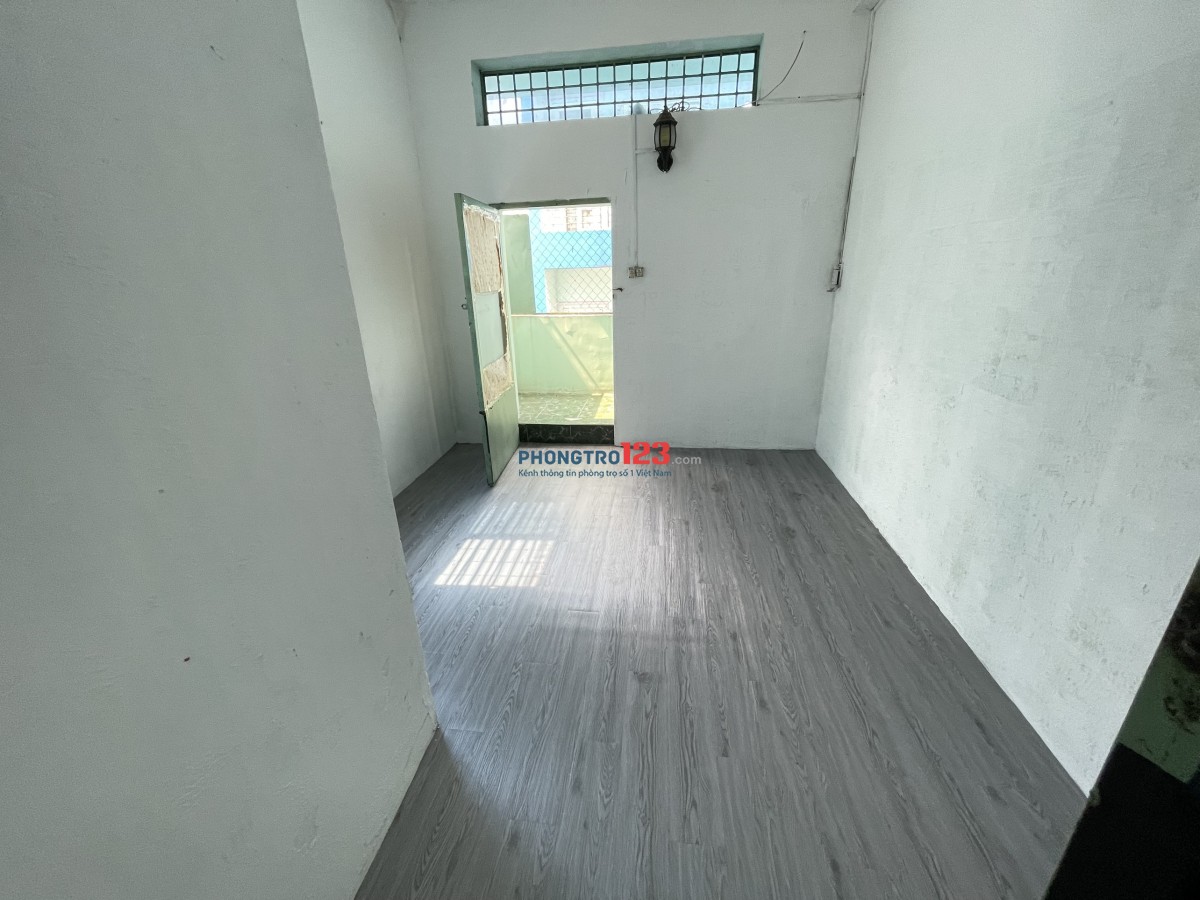 Phòng Rộng Thoáng Mát Khu Tên Lửa
