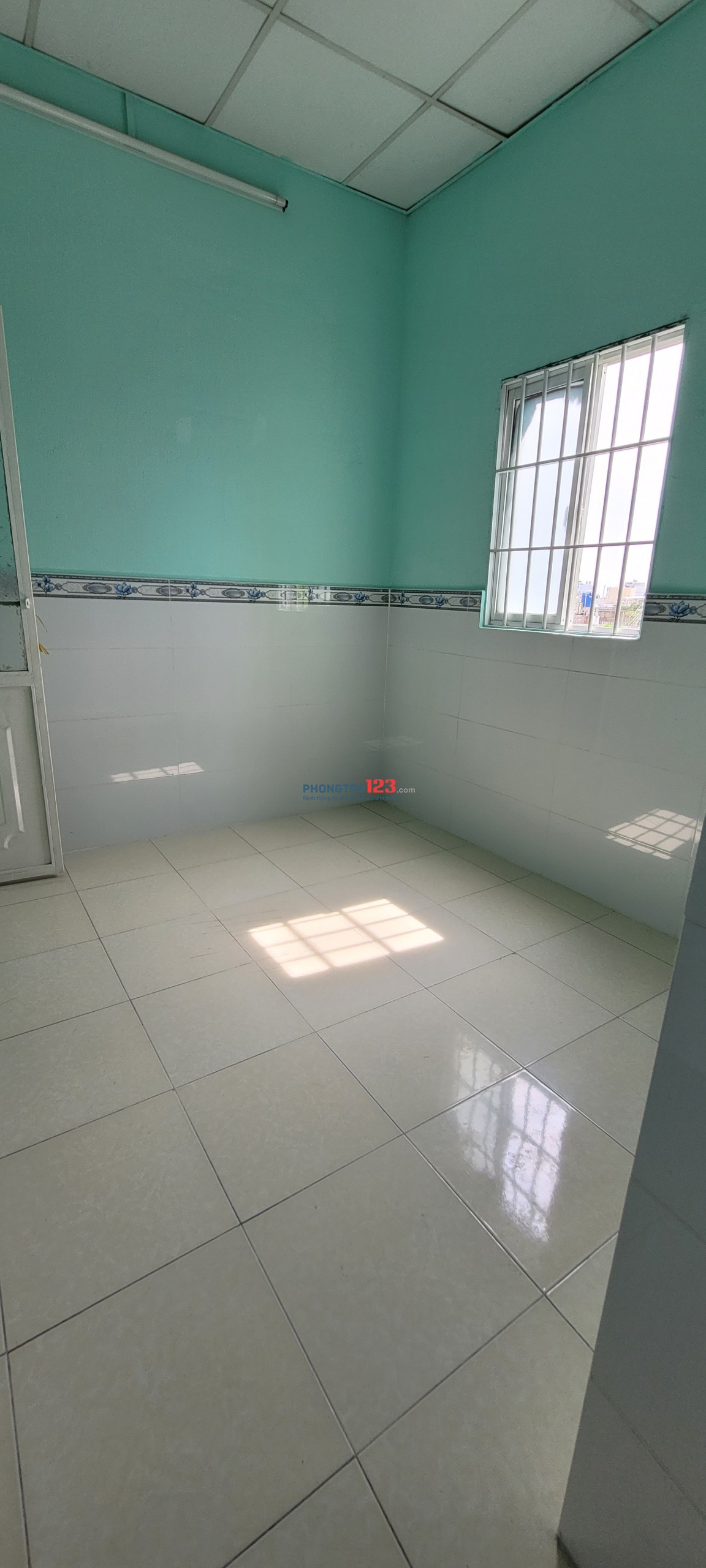 Chính chủ thuê phòng trọ: Tân Hòa Đông, P14, Q6. TPHCM. Giá: 2triệu/tháng. LH. C.Thu :0918410614.