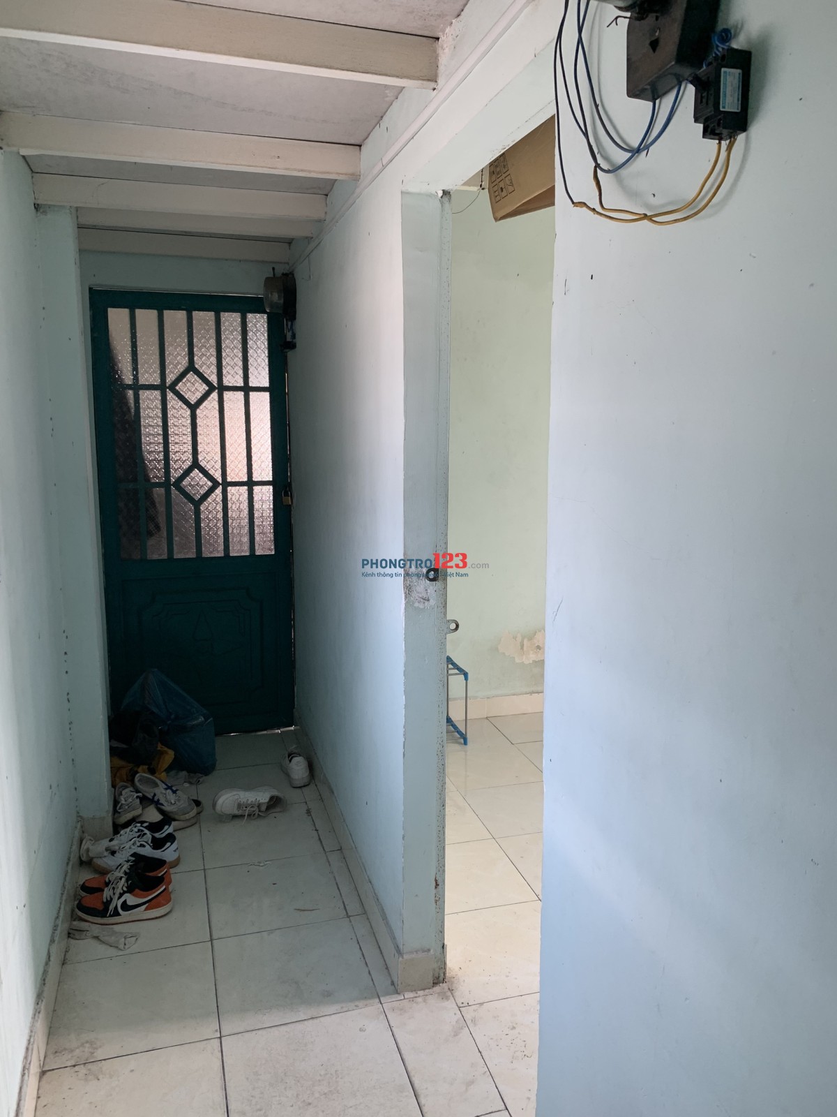 Chỉ còn 1 phòng có cửa sổ rất thoáng mát,có gác và yên tĩnh - phòng sửa như mới theo ý cùa Khách