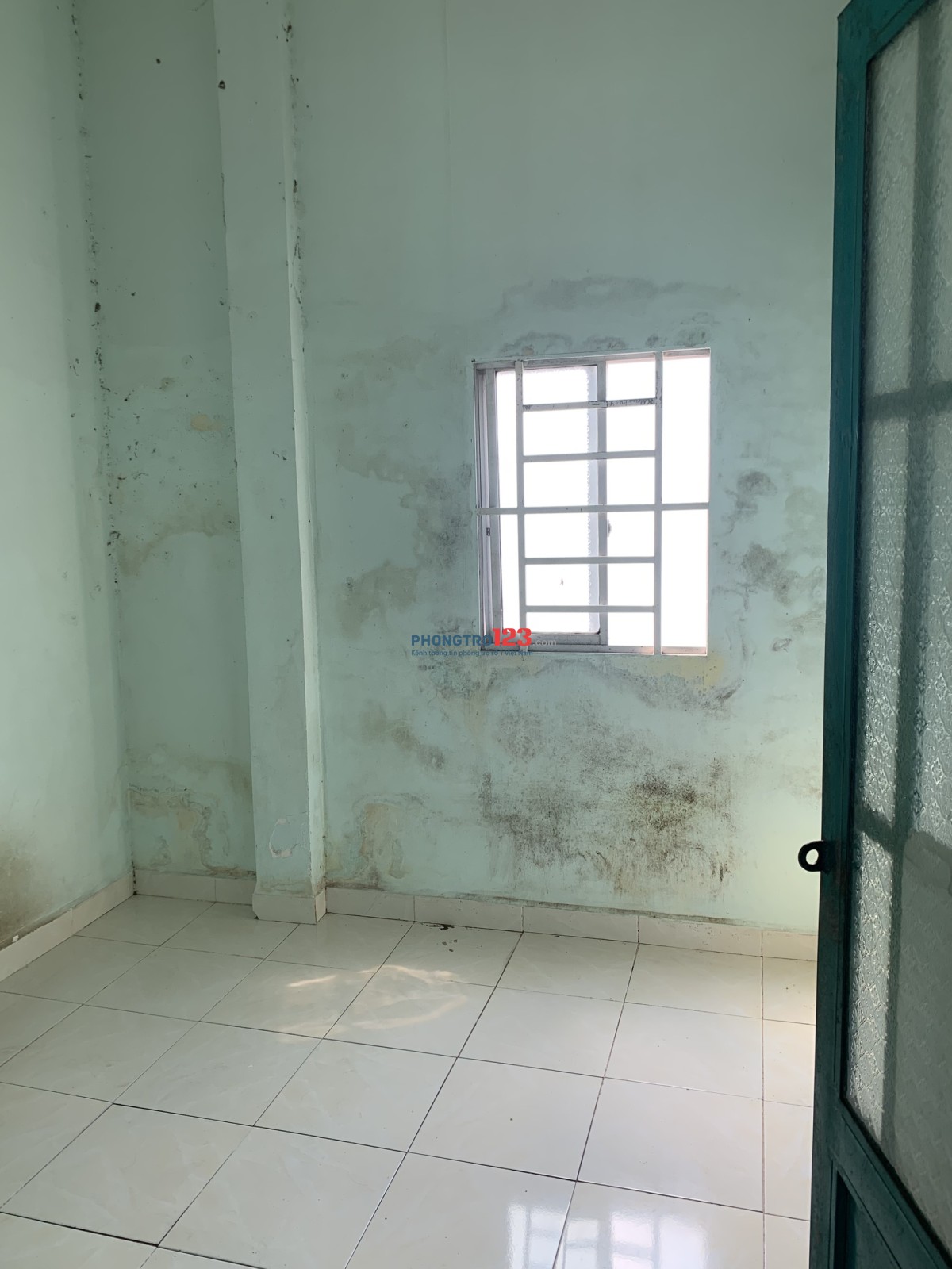 Chỉ còn 1 phòng có cửa sổ rất thoáng mát,có gác và yên tĩnh - phòng sửa như mới theo ý cùa Khách