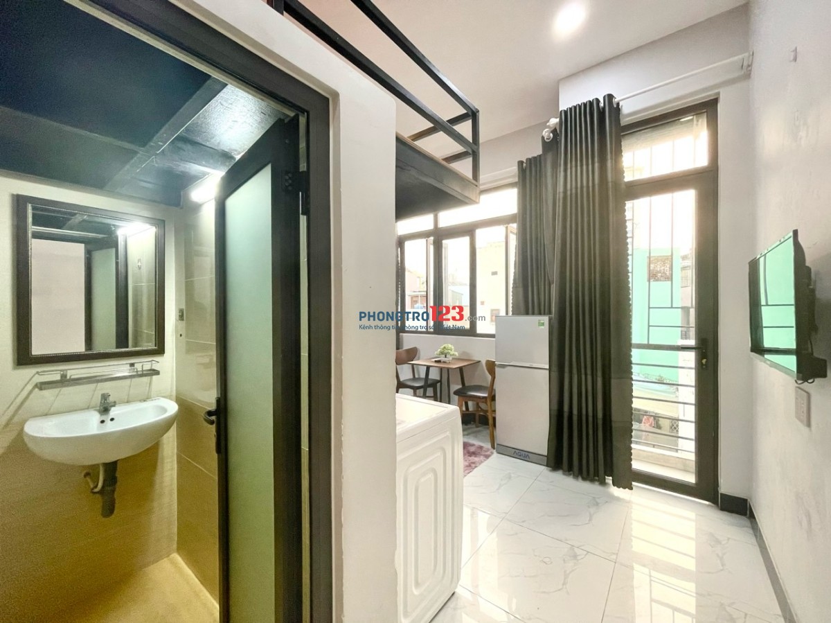 Căn hộ duplex cửa sổ nắng, full tiện nghi, nội thất Phan Xích Long