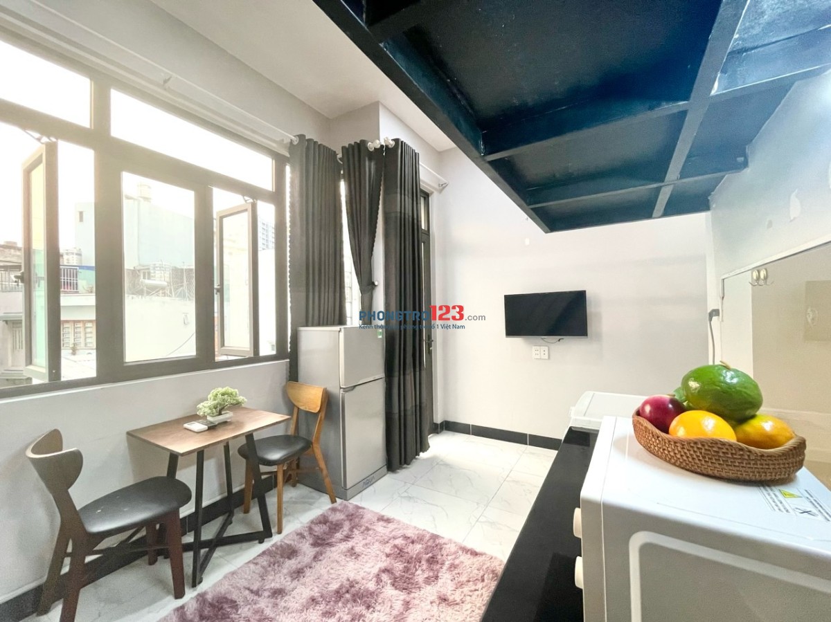 Căn hộ duplex cửa sổ nắng, full tiện nghi, nội thất Phan Xích Long