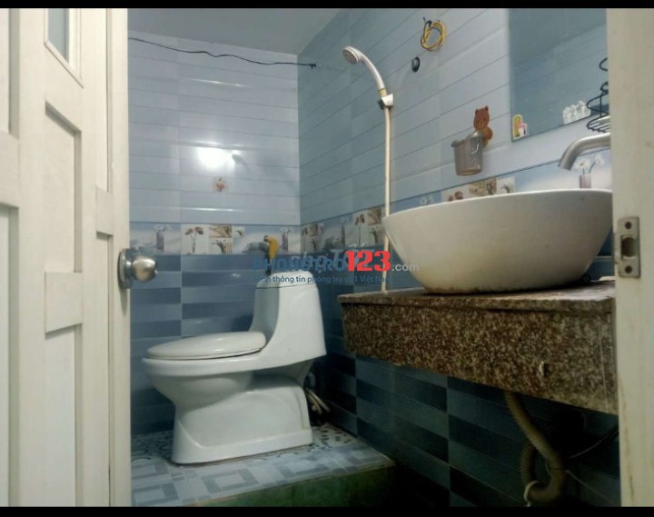 phòng mới ở trệt wc riêng biệt giờ tự do ở 631 lê đức thọ chỉ 2tr5