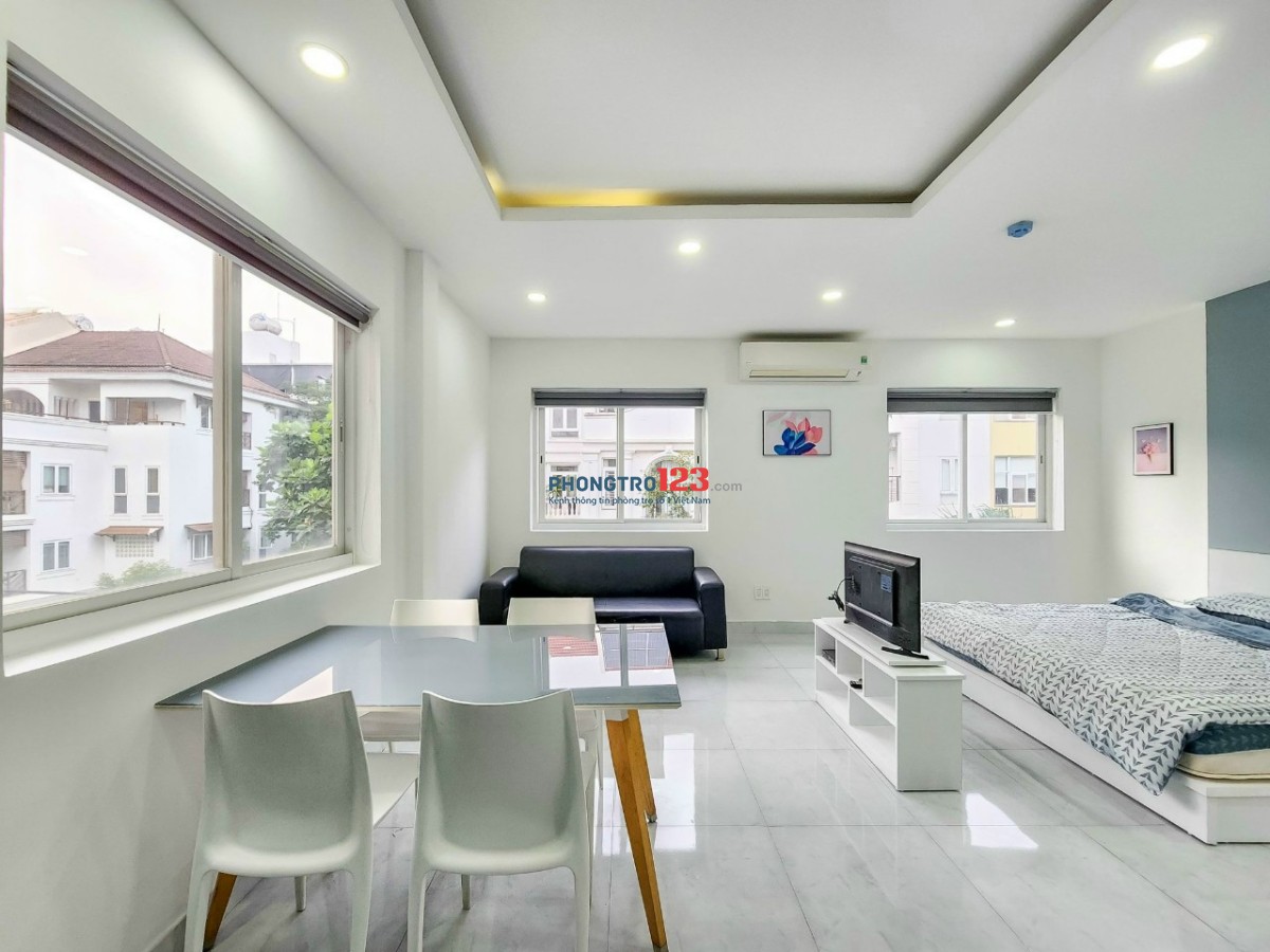 Cho thuê căn hộ bancon 35m2, cửa sổ cạnh Sunrise, Lotte, cầu kênh tẻ, Phú Mỹ Hưng, Him Lam