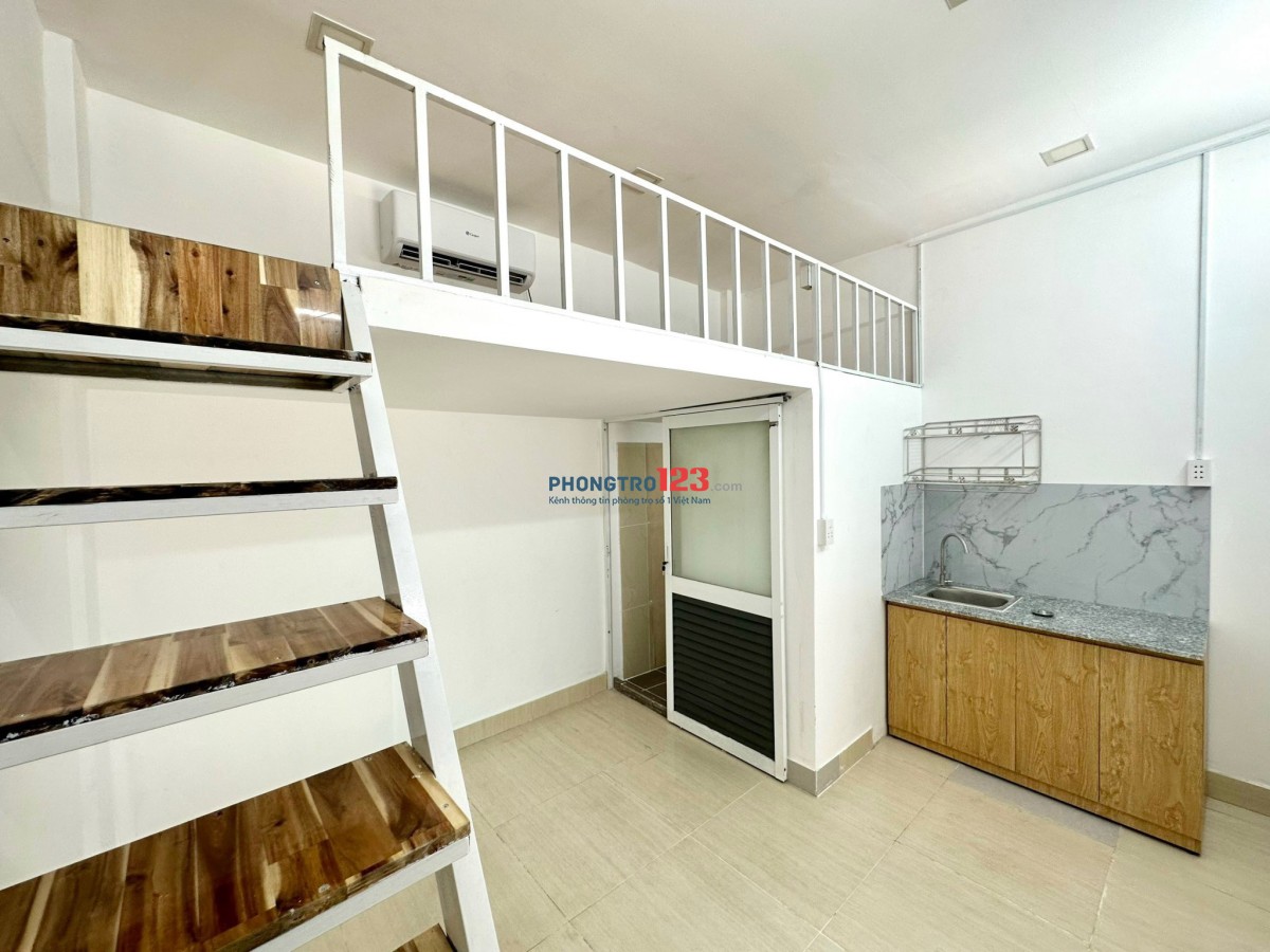 Cho thuê căn hộ duplex 22m2, thang máy. full nội thất. Đối diện cổng chính SVĐ Phú Thọ
