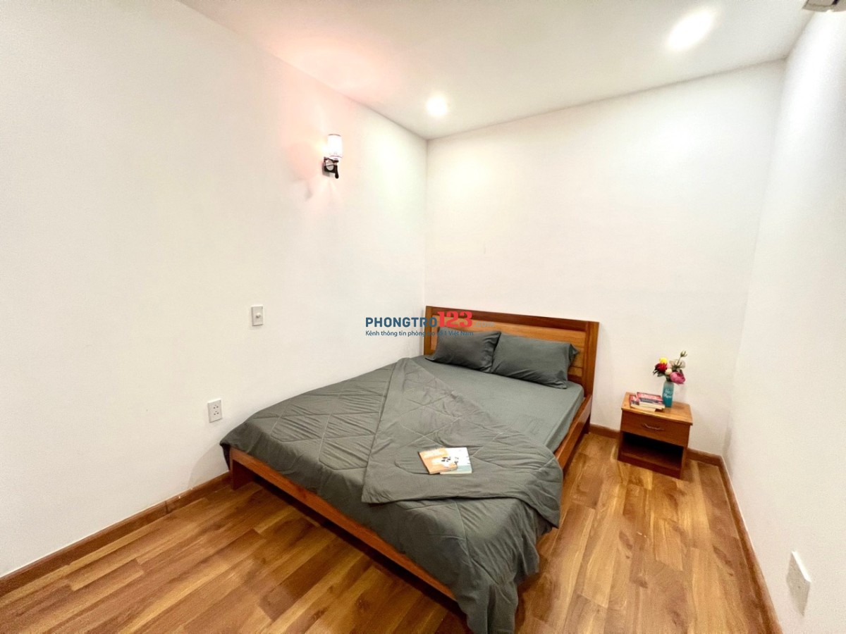 Căn Hộ dịch vụ 2 PN full nội thất ngay tại Tân Bình ( gần sân bay)
