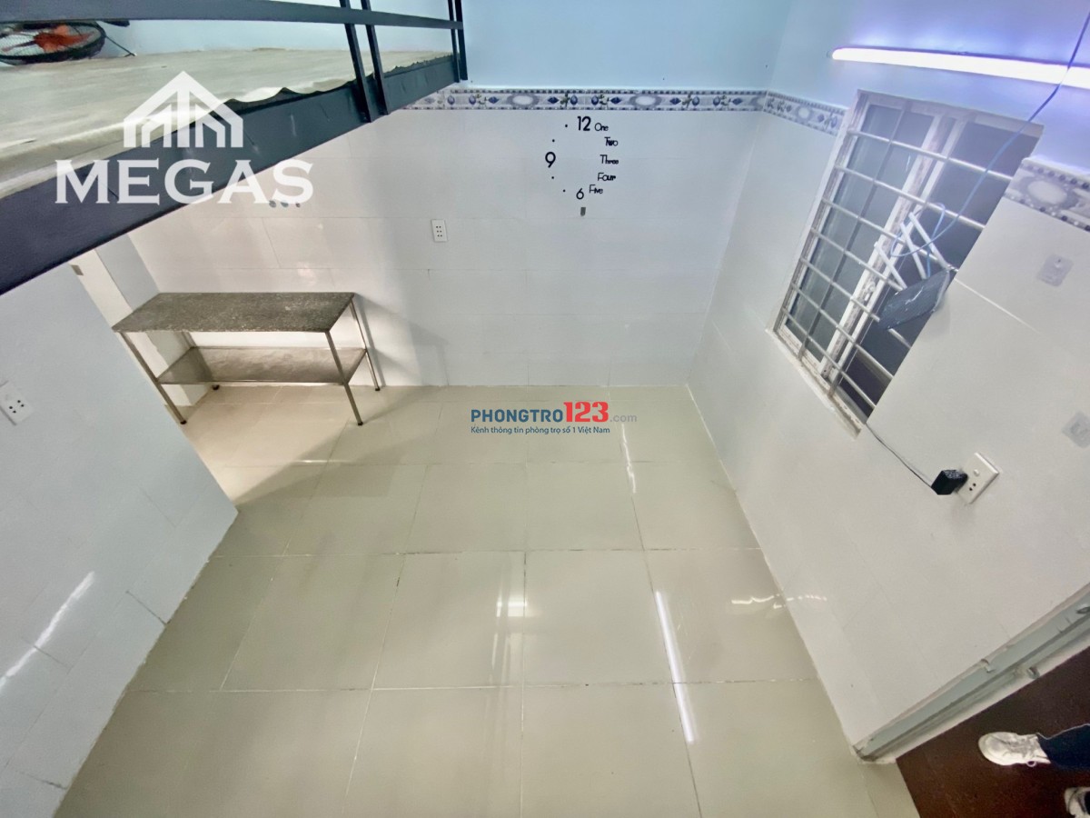 Phòng gác cao 1m8 gần Pandora Trường Chinh