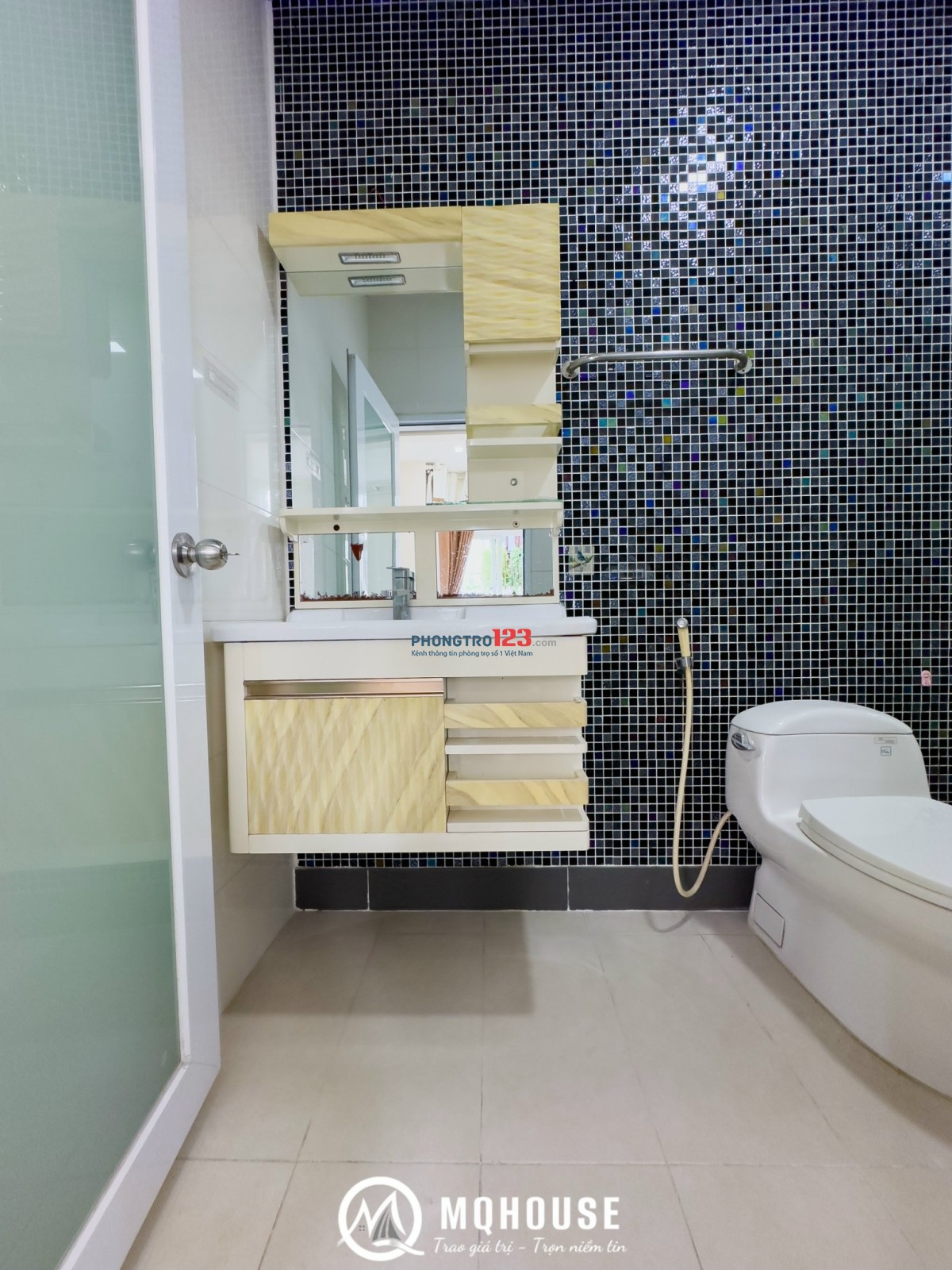 Căn hộ mới setup cao cấp ngay tại trung tâm quận 10