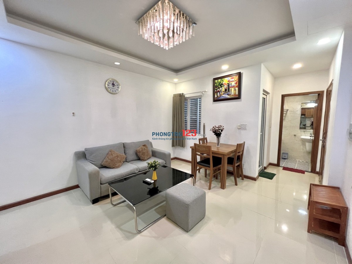 Căn Hộ dịch vụ 2 PN full nội thất ngay tại Tân Bình ( gần sân bay)