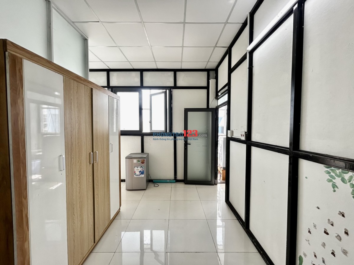 Phòng cho thuê nội thất cơ bản ngay Nguyễn Duy Trinh gần Mai Chí Thọ Quận 2
