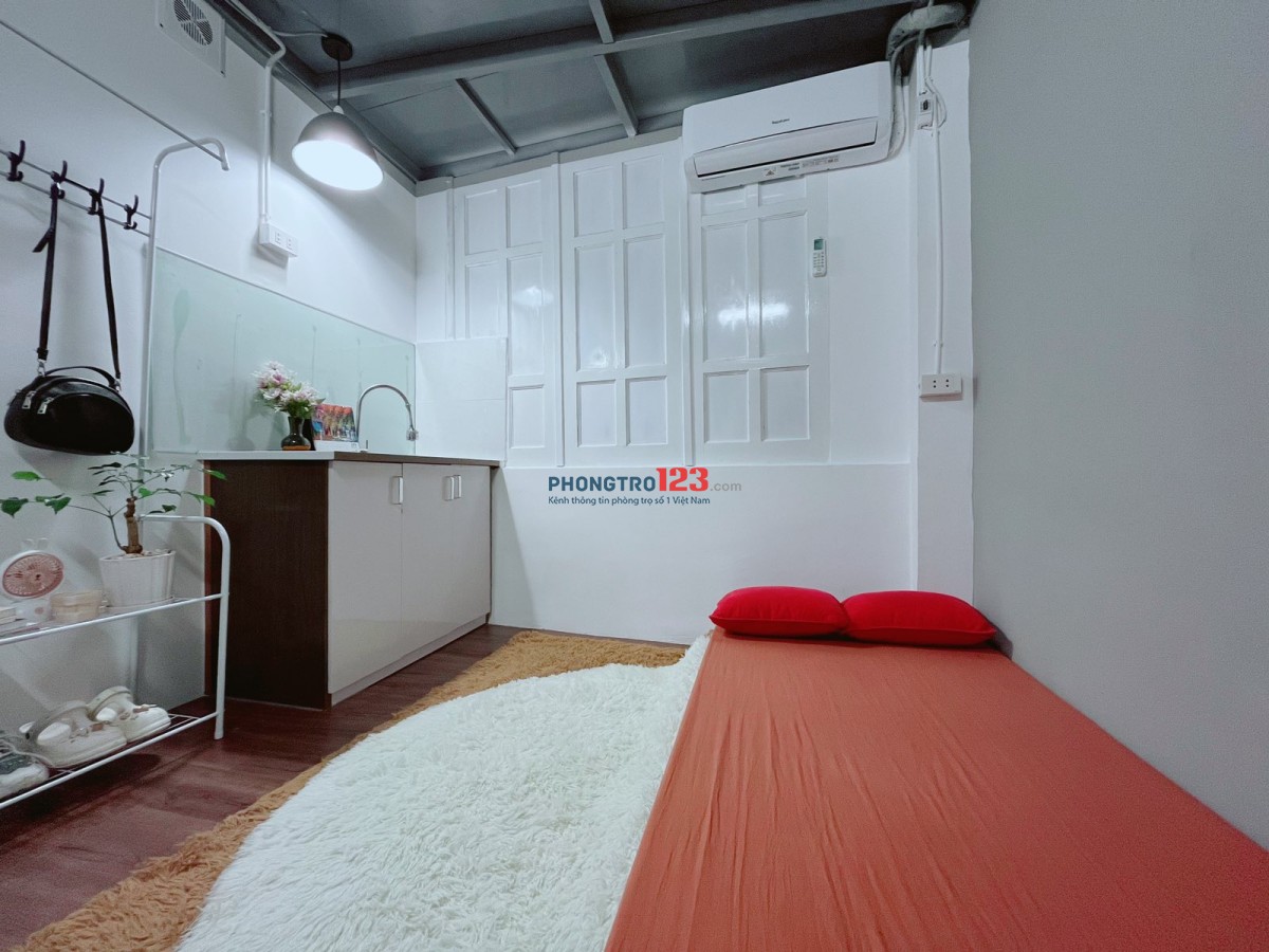 Có phòng trọ Studio Phúc Tân cho thuê, DT 12m2, đủ tiện nghi, giá chỉ 2,2 triệu/tháng