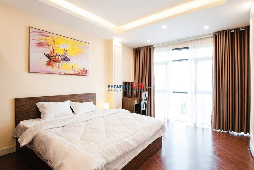 Căn hộ 2 phòng ngủ 60m² mặt phố tại 225 Âu Cơ, Quảng An, Hồ Tây