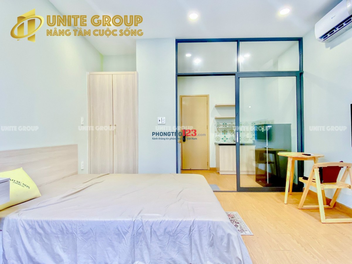 Cho thuê căn hộ dịch vụ 1 phòng ngủ có ban công tại Phú Nhuận