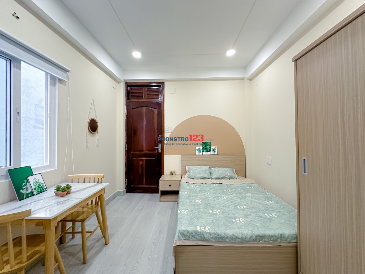 Cho thuê phòng có cửa sổ lớn thoáng mát, đầy đủ nội thất, gần KCX Tân Thuận