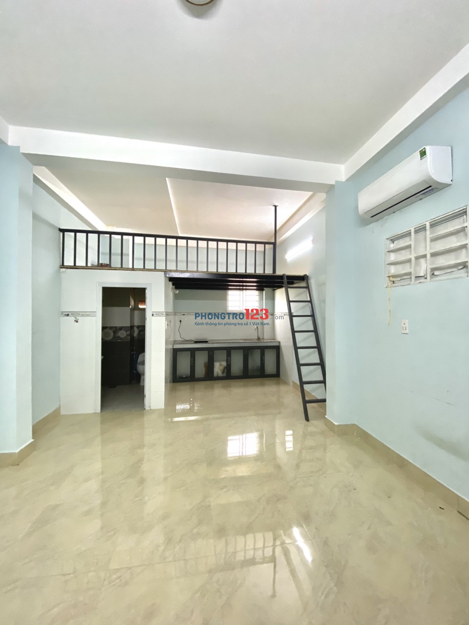 Duplex rộng hơn 35m2 có nội thất cơ bản, Cách trường Tài Chính Marketing 1km,Tăng Nhơn Phú A, Quận9