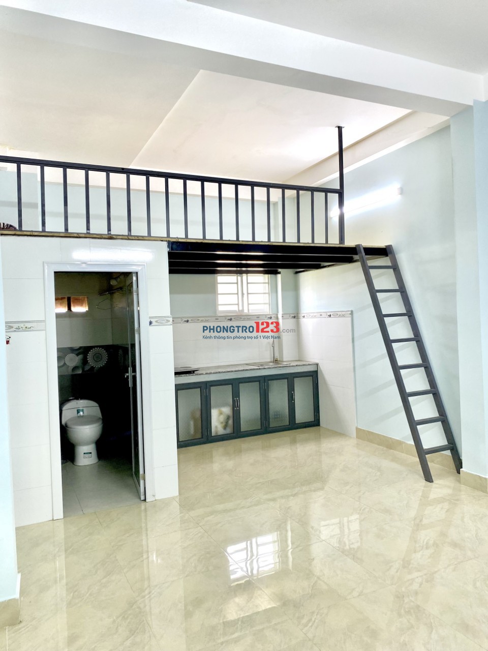 Duplex rộng hơn 35m2 có nội thất cơ bản, Cách trường Tài Chính Marketing 1km,Tăng Nhơn Phú A, Quận9