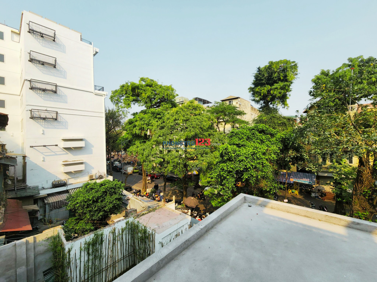 Cho thuê nhà mặt phố Phùng Hưng 4 tầng, MT21m, R 642m2, sát ngã 3 PH – Phan Đình Phùng