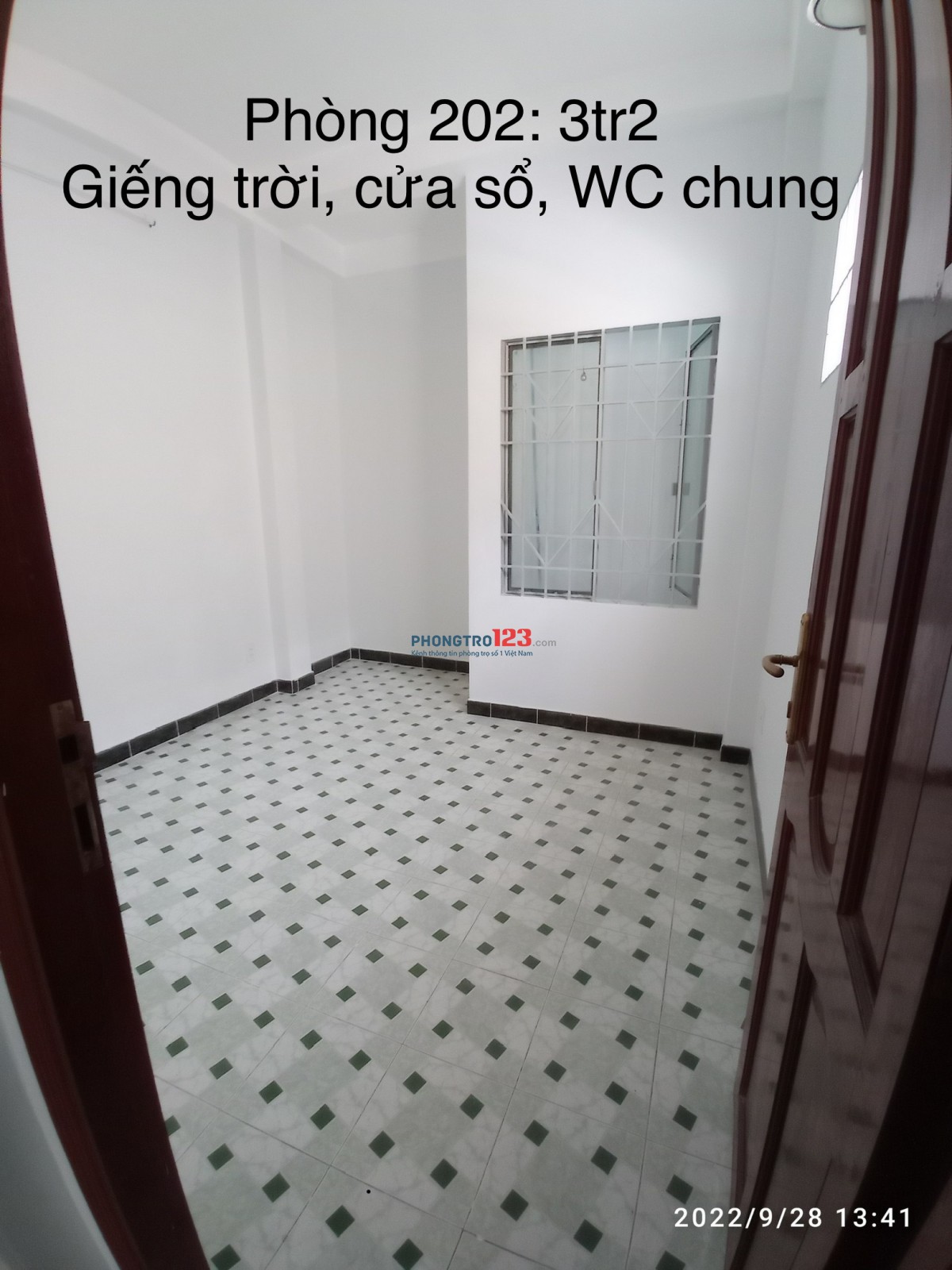 Phòng trọ 15m2, phòng trống, nhà vệ sinh chung ở hẻm 549 Nguyễn Đình Chiểu