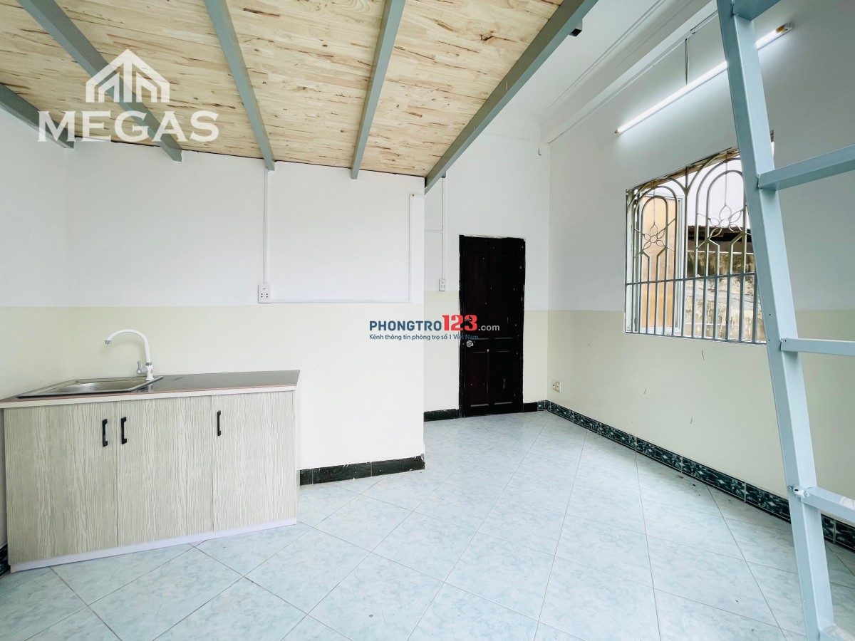 Tỉnh Lộ 10 Phòng Mới Có Ban Công Và Cửa Sổ Trời Giá Rất Rẻ Nằm ở Mặt Tiền Đường Lớn