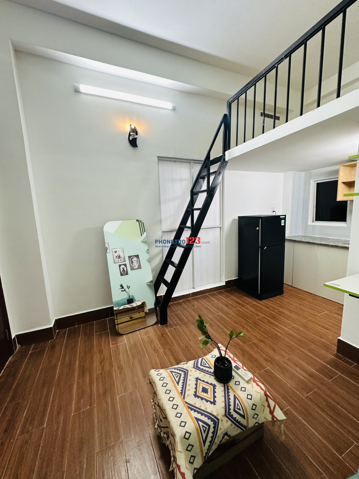 Cho thuê phòng trọ 32m2 có gác đường Nguyễn Gia Trí quận Bình Thạnh