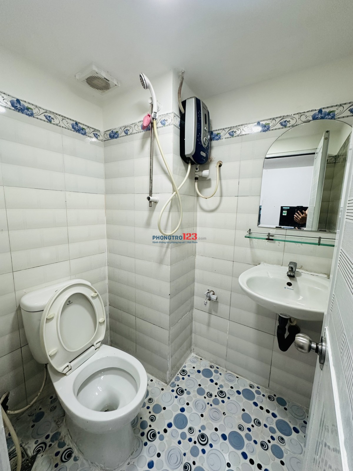 Cho thuê phòng trọ 32m2 có gác đường Nguyễn Gia Trí quận Bình Thạnh