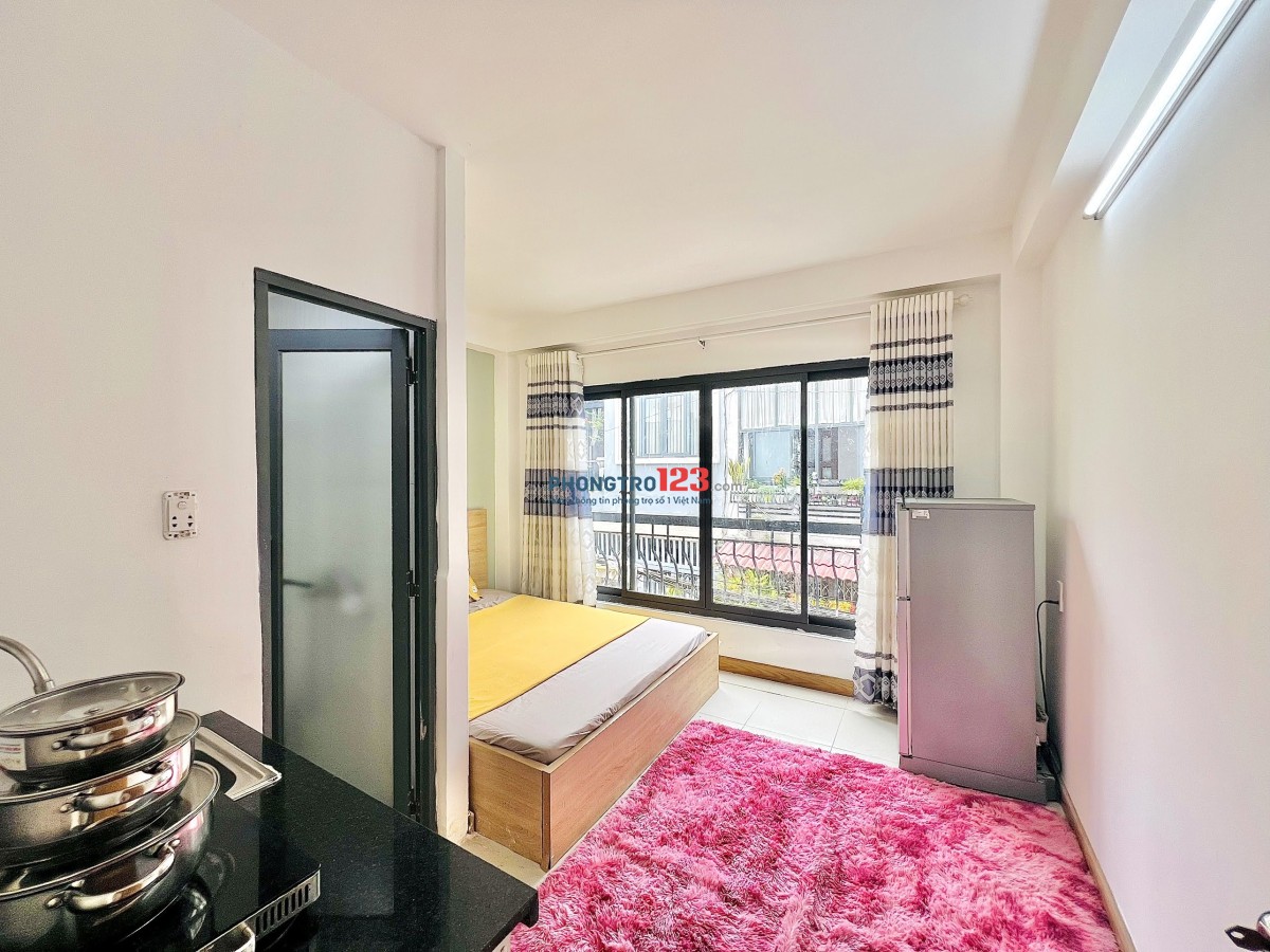 Căn hộ 25m2, đủ nội thất view ban công siêu đẹp ở trung tâm Q Bình Thạnh