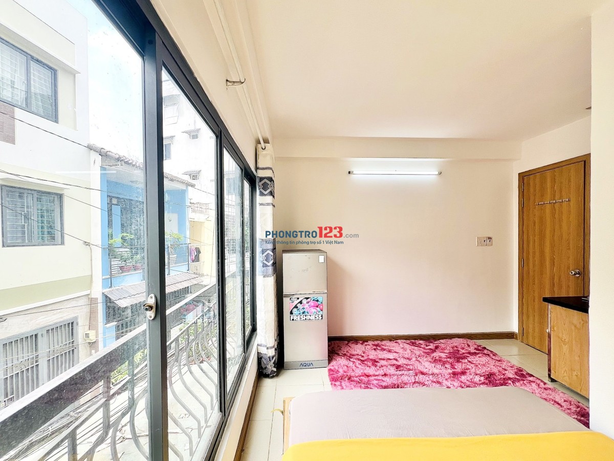 Căn hộ 25m2, đủ nội thất view ban công siêu đẹp ở trung tâm Q Bình Thạnh