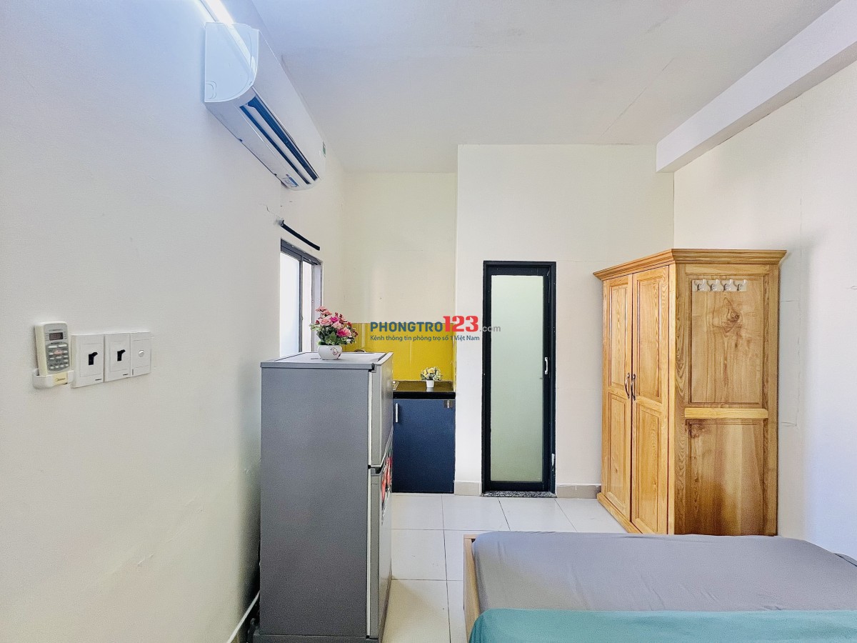 Phòng mini có cửa sổ thoáng, full nội thất, ngay Nguyễn Gia Trí, quận Bình Thạnh