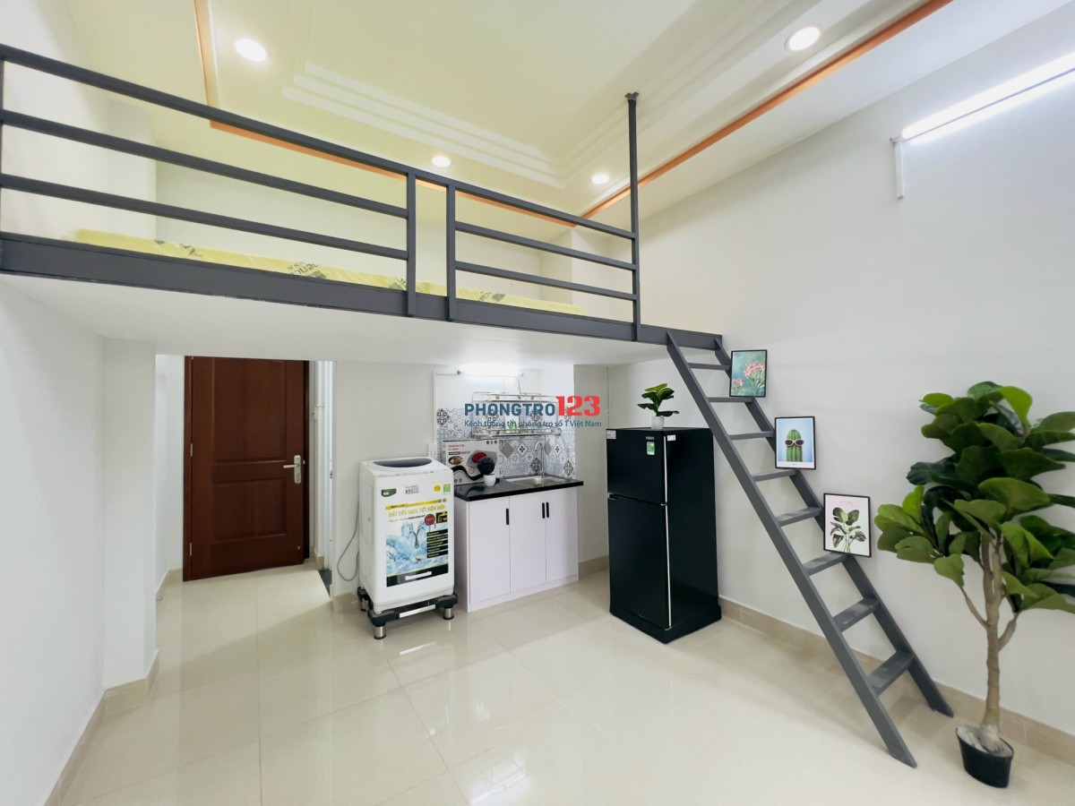 Cho thuê phòng mới xây đầy đủ tiện nghi, ban công full nội thất, ngay CMT8, gần CV Lê Thị Riêng