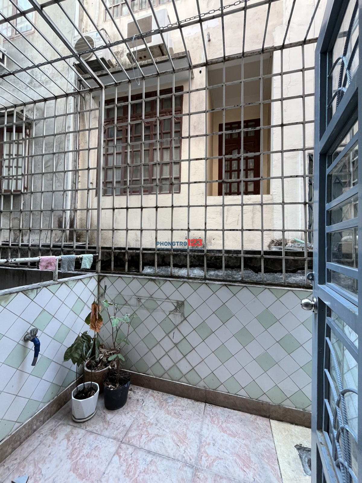 Phòng full nội thất đẹp tầng trệt bancol sau gần Vinhome Landmark