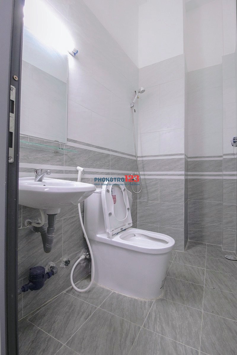 Cho thuê căn hộ dịch vụ duplex ban công siêu thoáng mát và mới mẻ ngay Quận Phú Nhuận
