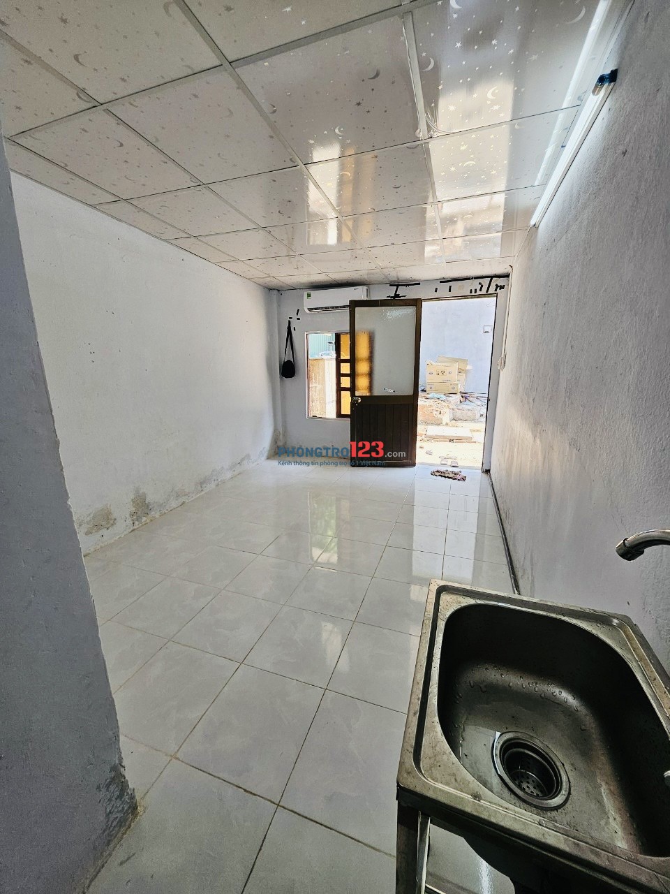 Cho thuê phòng giá rẻ có máy lạnh Nguyễn Hữu Cảnh p22 Bình Thạnh