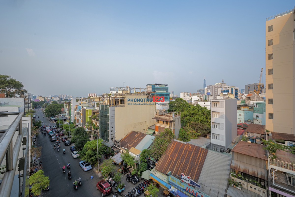 Hệ thống cho thuê căn hộ full nội thất cao cấp tại quận 1, mặt tiền đường Võ Văn Kiệt, đầu đường Trần Đình Xu.