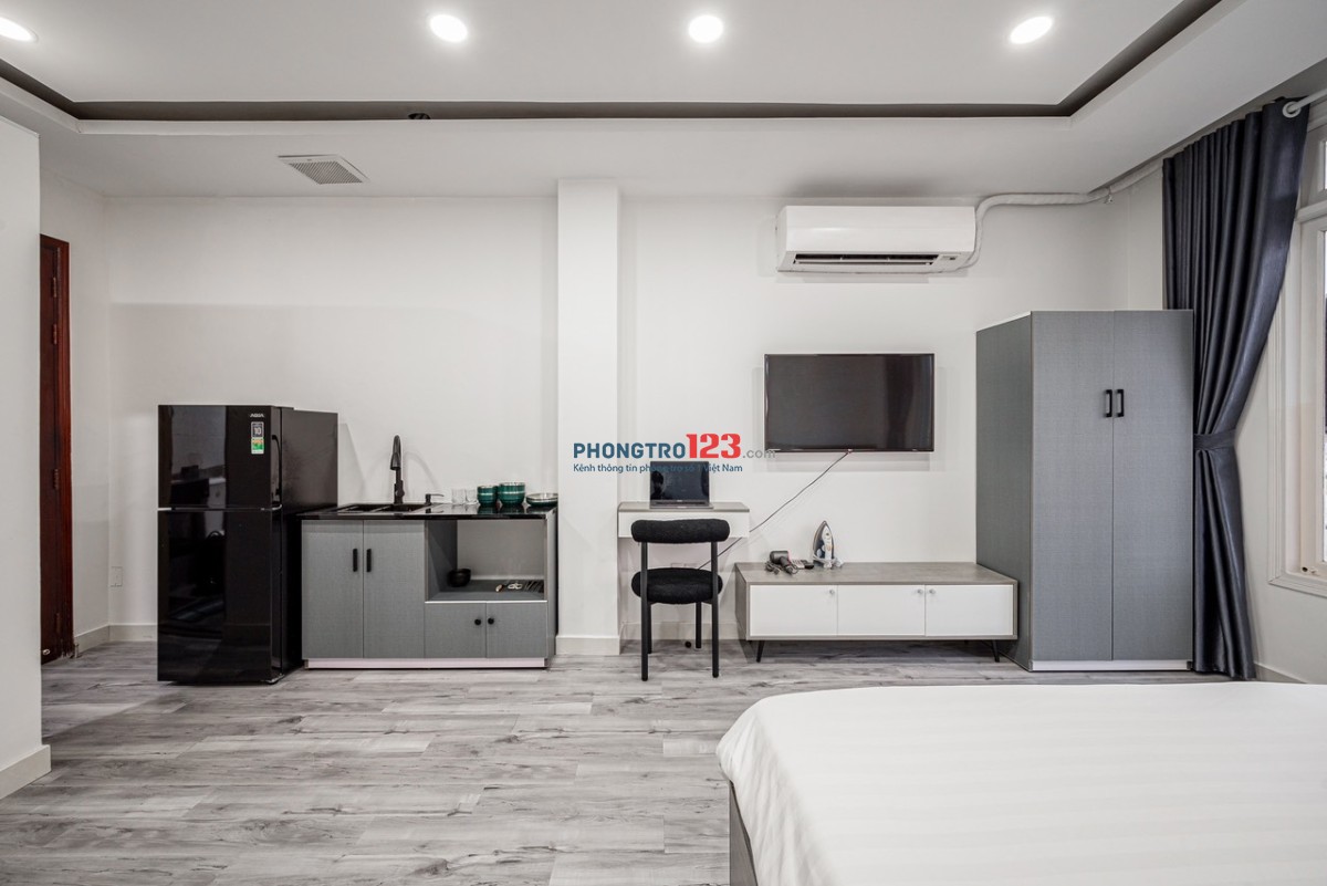 Hệ thống cho thuê căn hộ full nội thất cao cấp tại quận 1, mặt tiền đường Võ Văn Kiệt, đầu đường Trần Đình Xu.