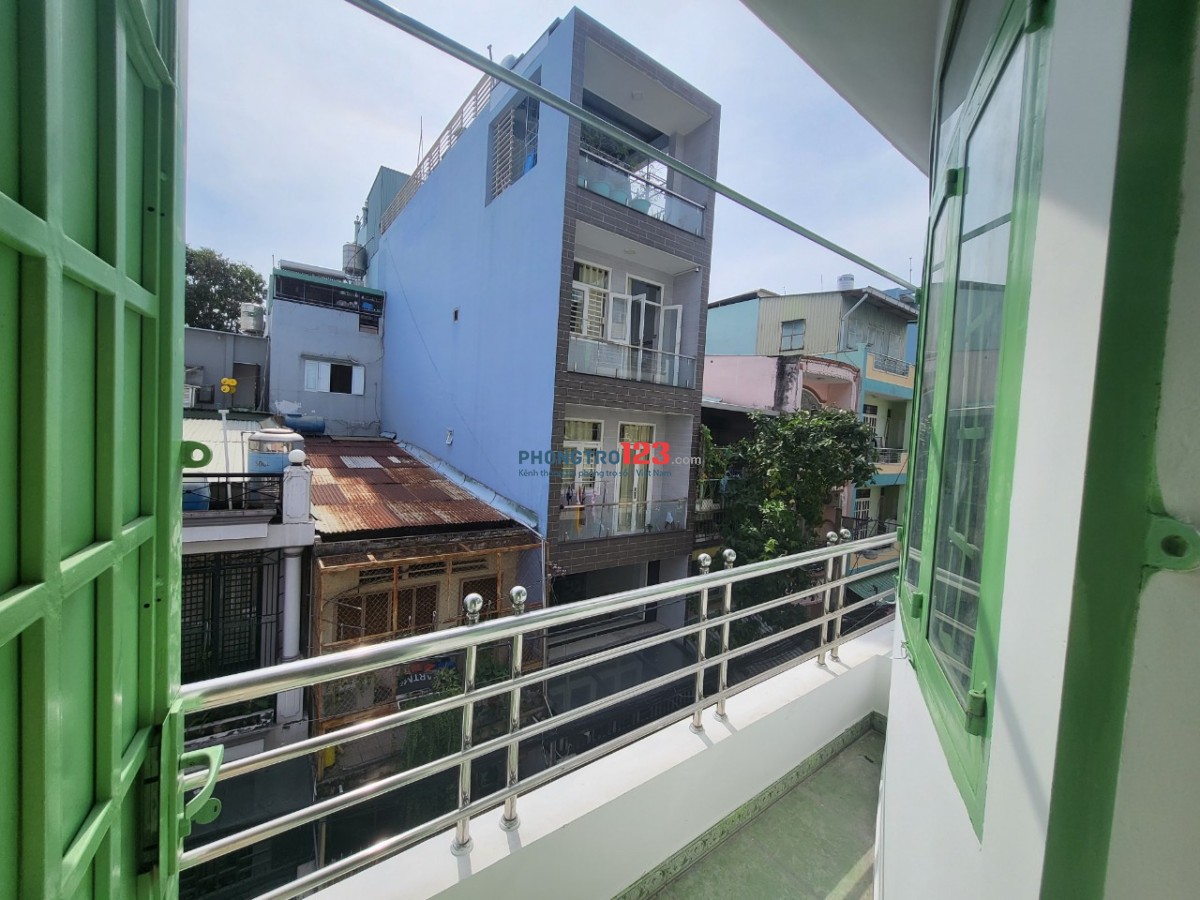 Cho thuê căn hộ dịch vụ 32m2, bancon rộng, đủ tiện nghi, view kinh Nhiêu Lộc