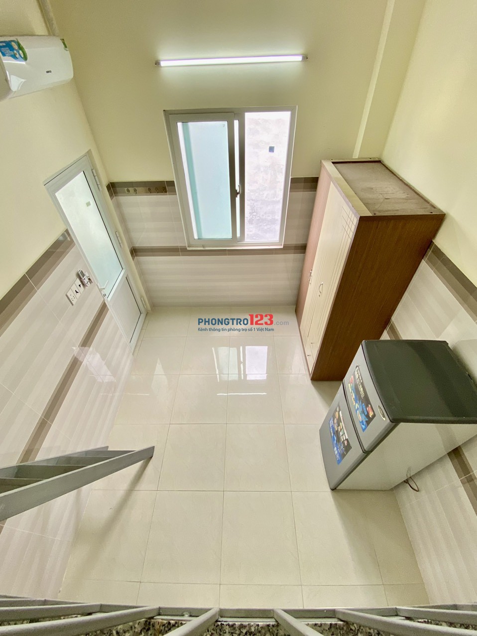 Duplex cửa sổ đón nắng - mặt tiền Lê Văn Thọ, có thang máy