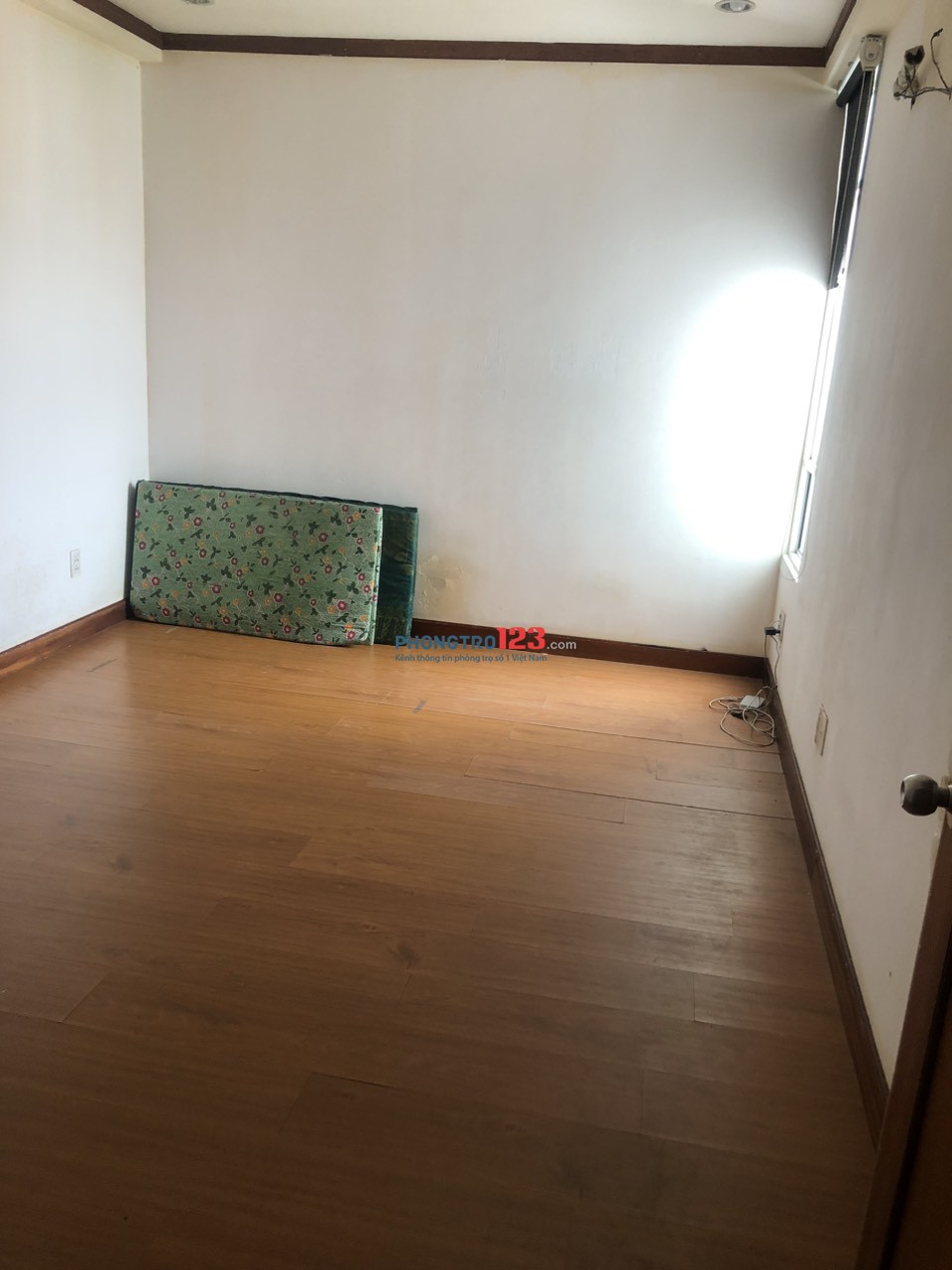 cho thuê phòng 18m2 giá 2,9tr/th ở 187a lê văn lương. gọi mình nhé 0902872246