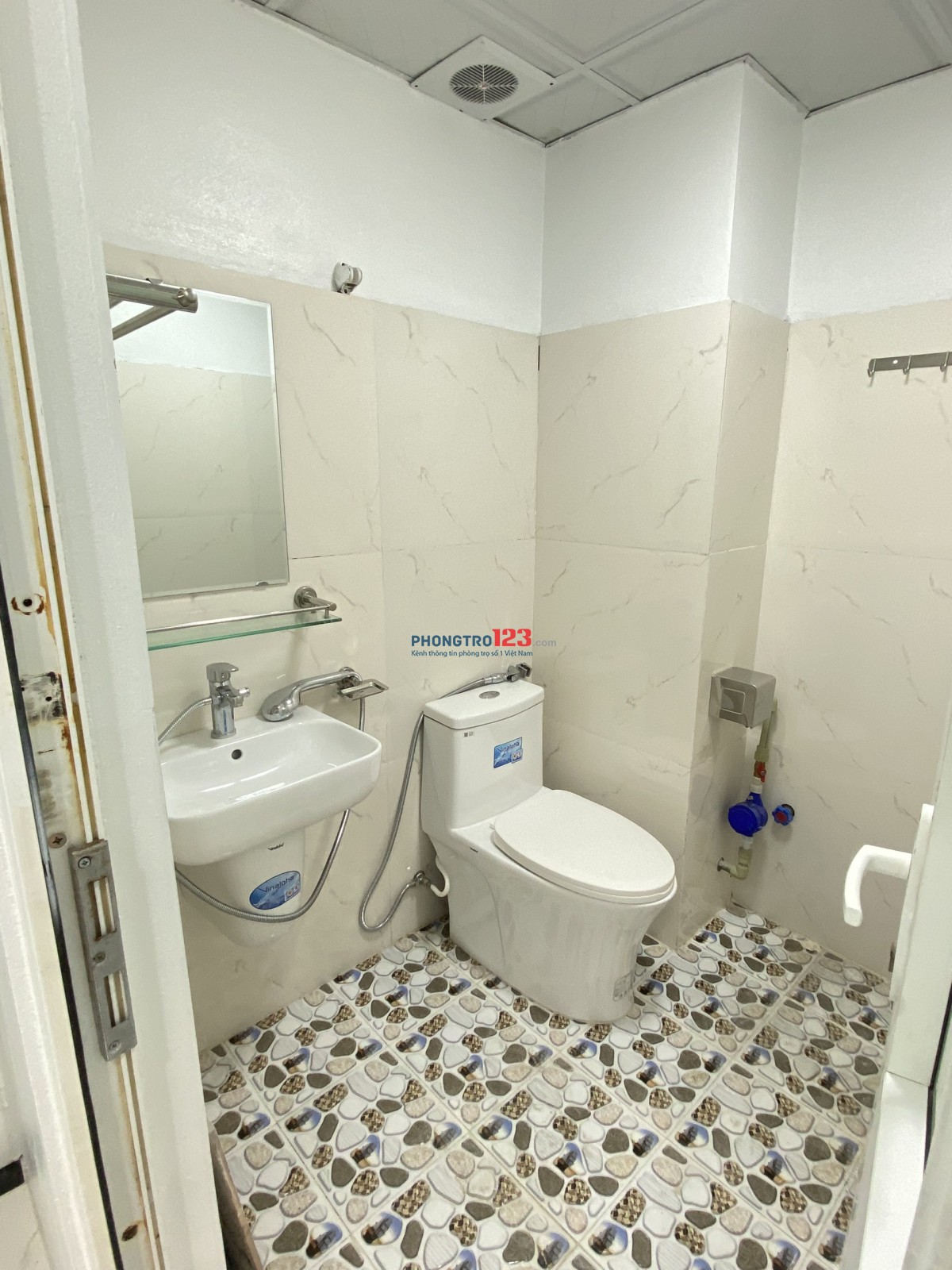 Cho thuê CCMN 25m2, ban công thoát hiểm an toàn, vị trí đẹp, view triệu đô, giá từ3,x triệu, ngã tư Trung Văn - Tố Hữu