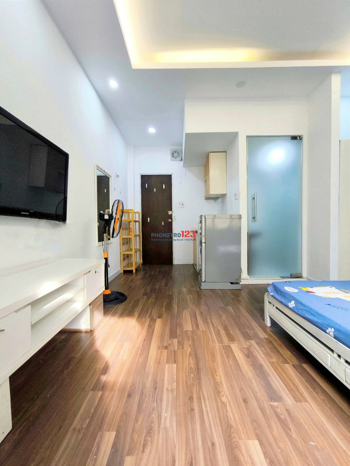 Trống sẵn căn hộ Q3 rộng 30m2 cửa sổ lớn, ngay công viên tao đàn