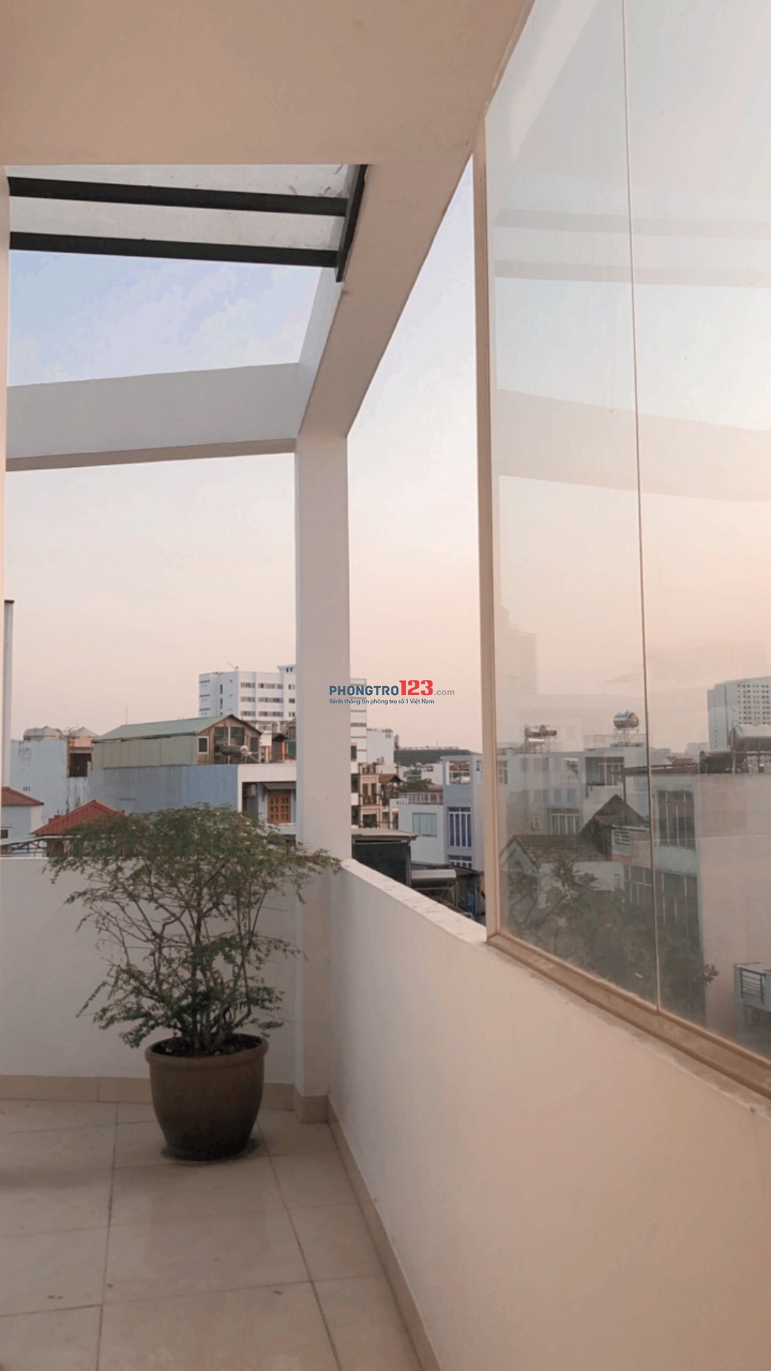 Lung linh Studio thang máy full nội thất Nơ Trang Long, ban công rộng
