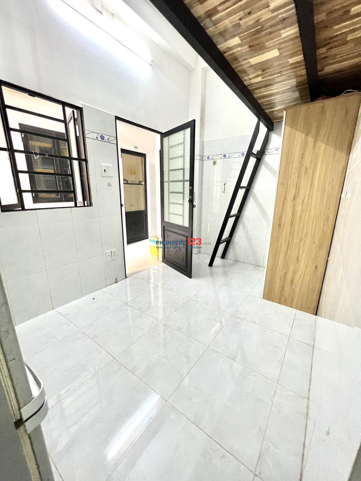 Trống sẵn phòng gác lầu 1 gần Đầm Sen
