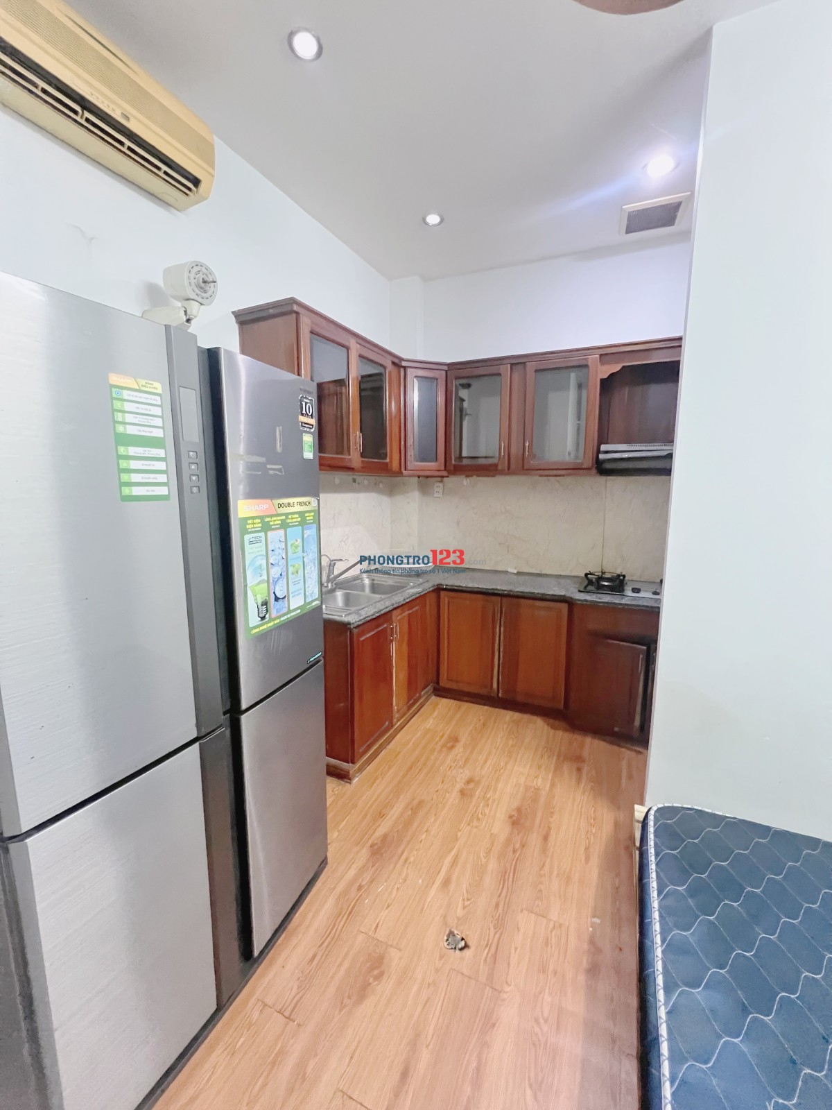 Phòng full nội thất trước chợ Hồ Thị Kỷ