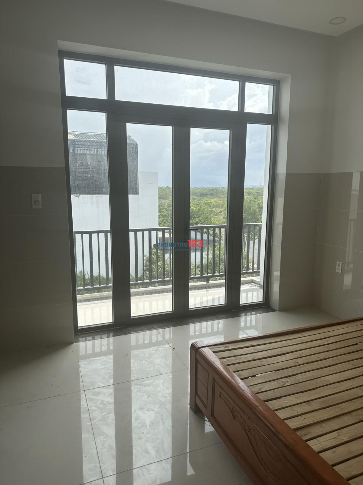 Cho thuê nhà 47 Hùng Vương 2 Phan Thiết 4 ngủ diện tích 40m2 giá 15tr đầy đủ NT