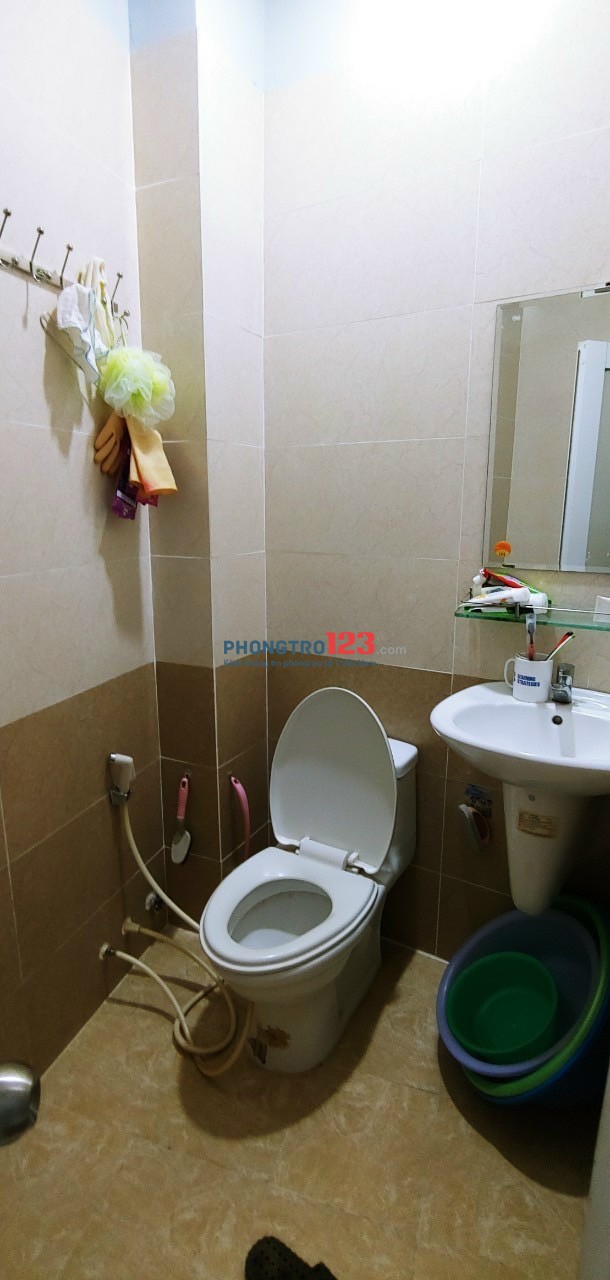 Cho thuê nhà mới Hẻm 875 Trần Hưng Đạo, 2PN, 2WC, DT: 24m2, Giá 12triệu có thương lượng.