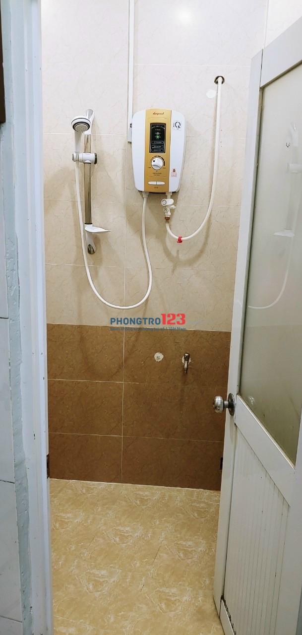 Cho thuê nhà mới Hẻm 875 Trần Hưng Đạo, 2PN, 2WC, DT: 24m2, Giá 12triệu có thương lượng.