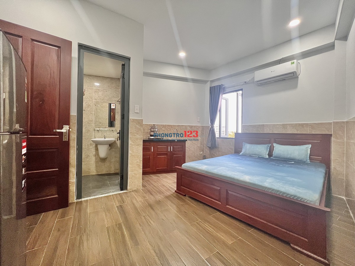 Phòng VIP cửa sổ 25m2 Huỳnh Tấn Phát, quận 7, full tiện nghi