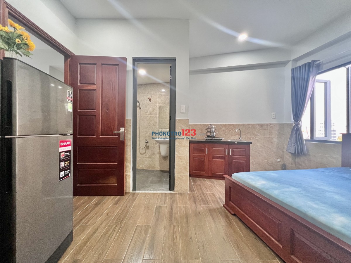 Phòng VIP cửa sổ 25m2 Huỳnh Tấn Phát, quận 7, full tiện nghi