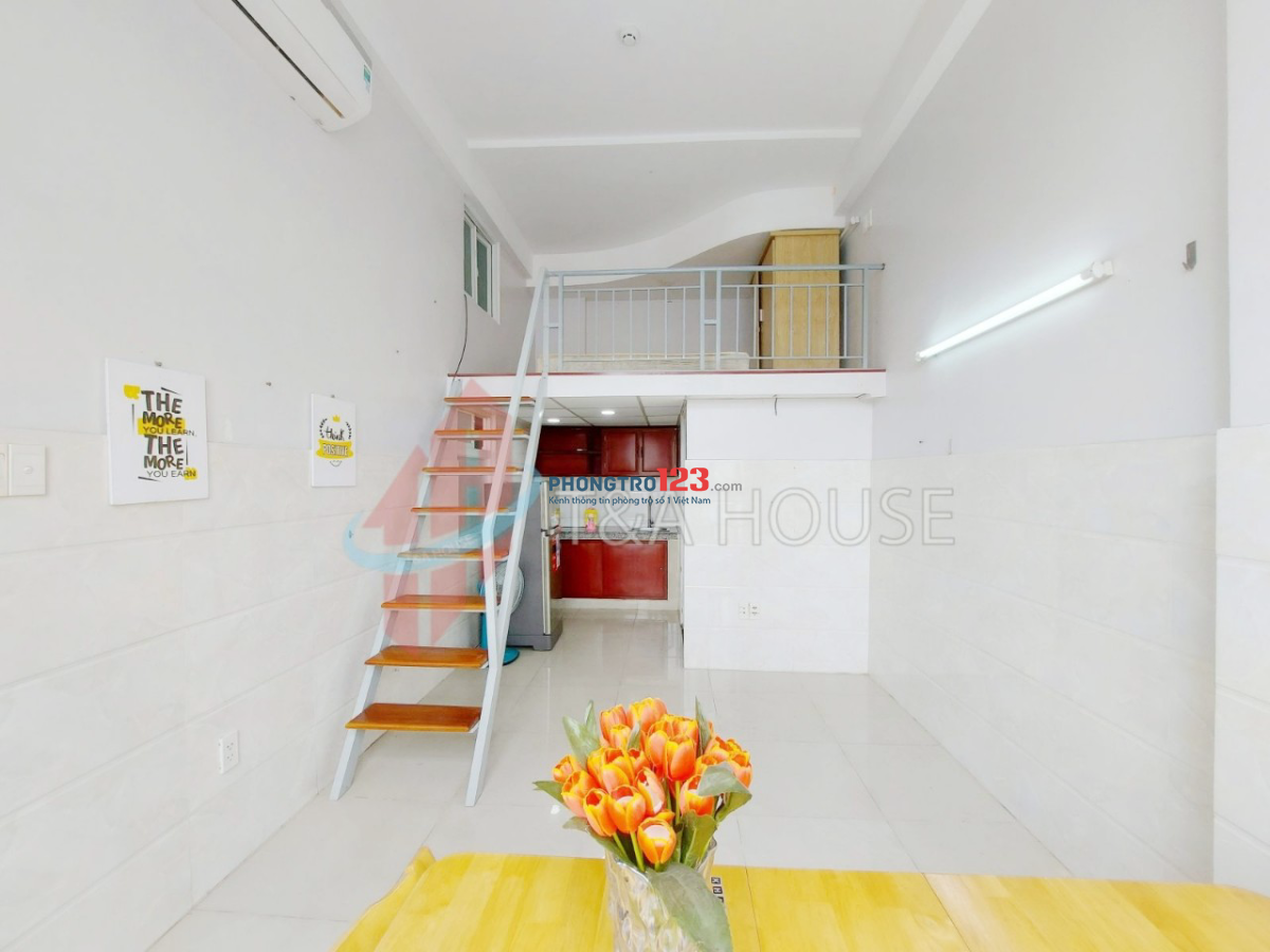 DUPLEX góc cửa sổ tại Huỳnh Tấn Phát Quận 7 di chuyển sang Crescentmall, Dh TDT UFM