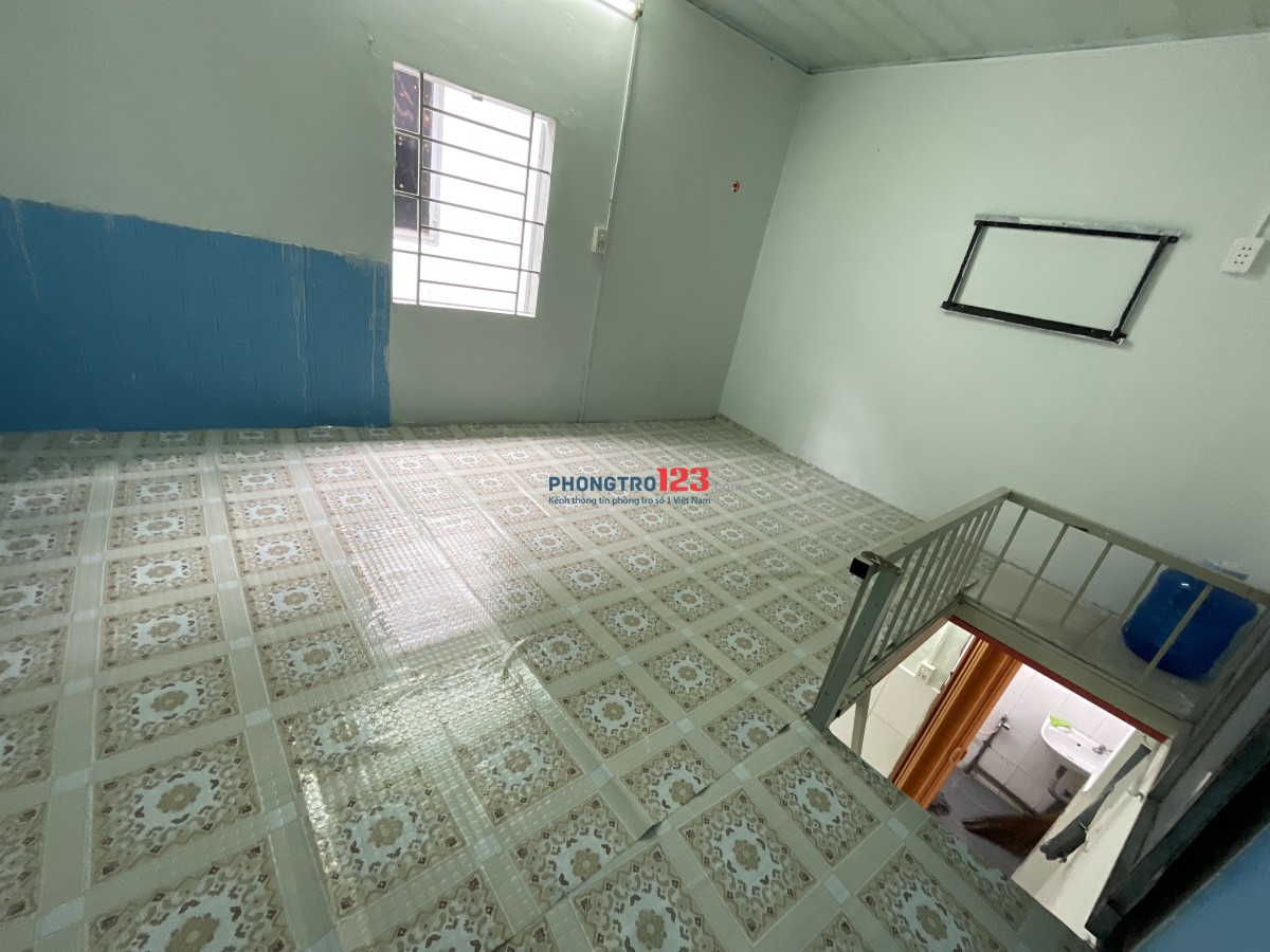 Phòng trọ giá rẻ, có gác lửng, toilet và bếp riêng
