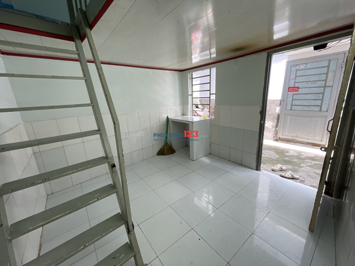 Phòng trọ giá rẻ, có gác lửng, toilet và bếp riêng